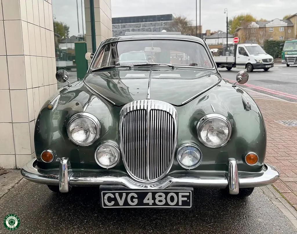Daimler v8 250 ofv6tflj1hj8vrlenp6yi