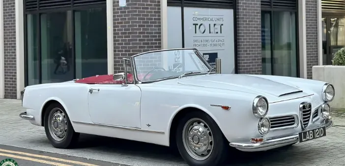 Alfa romeo 2600 spider o9w y3f8cdadqxaecjctz