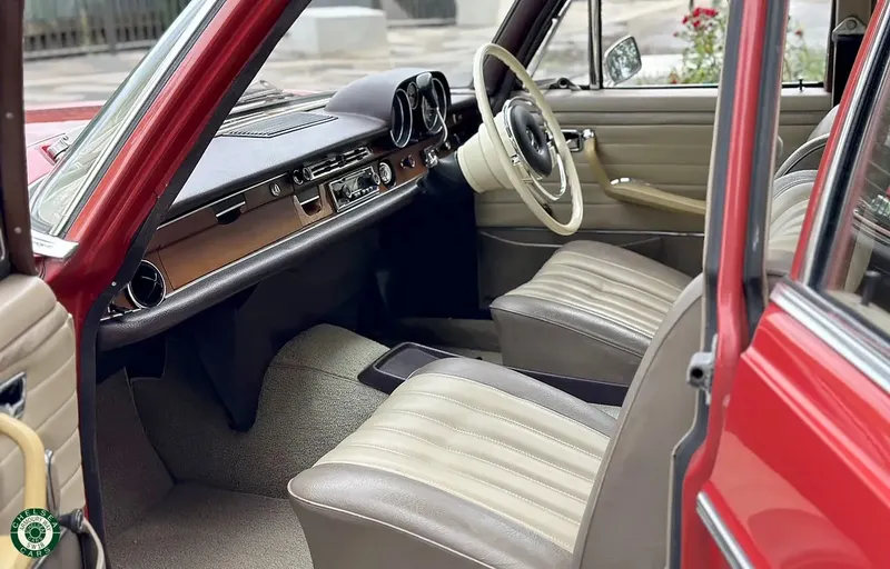 Mercedes  280sl htzmwrrjaouraxynn7gpz