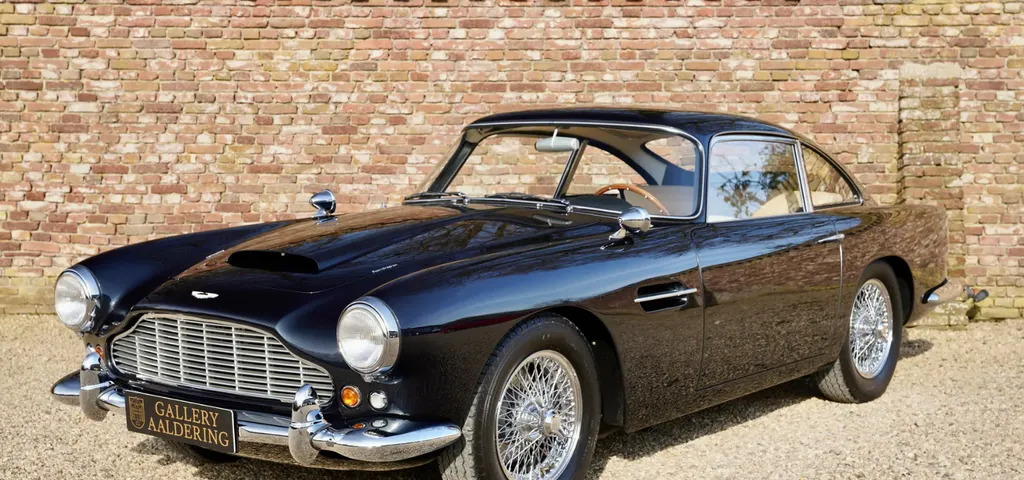 Aston martin db4 bf6pcm9 1hblurhuejn7n