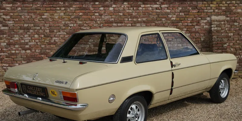 Opel ascona 12c1mulrjb3cyysjnnvwl