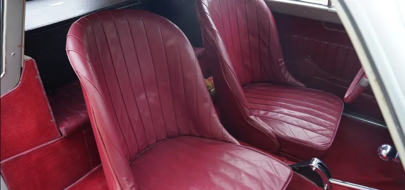 Fiat 1100 nzl9hugm8yb8ty31ypzhr