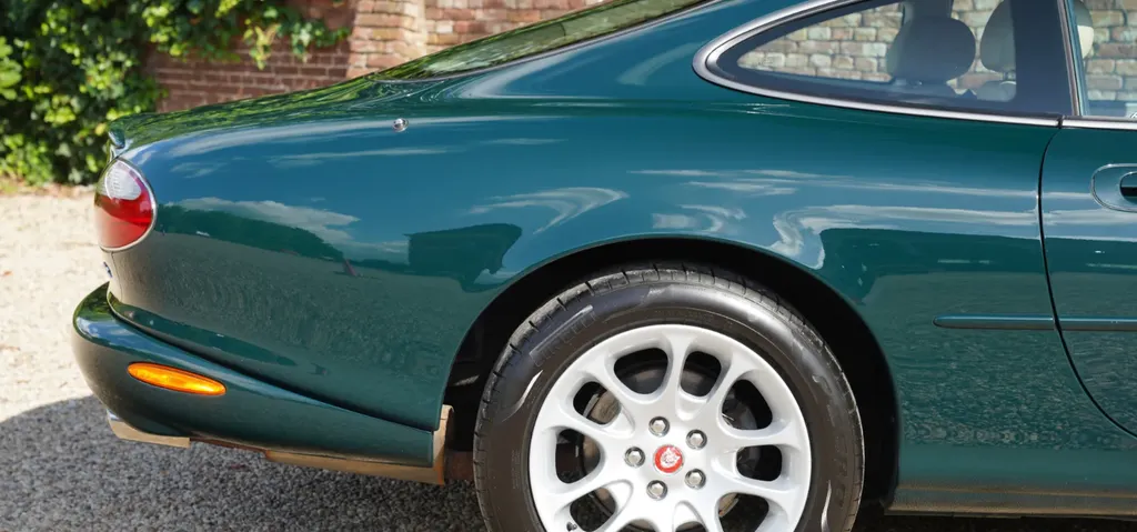 Jaguar xkr ypm2a76 8jhqtmubdhy3l