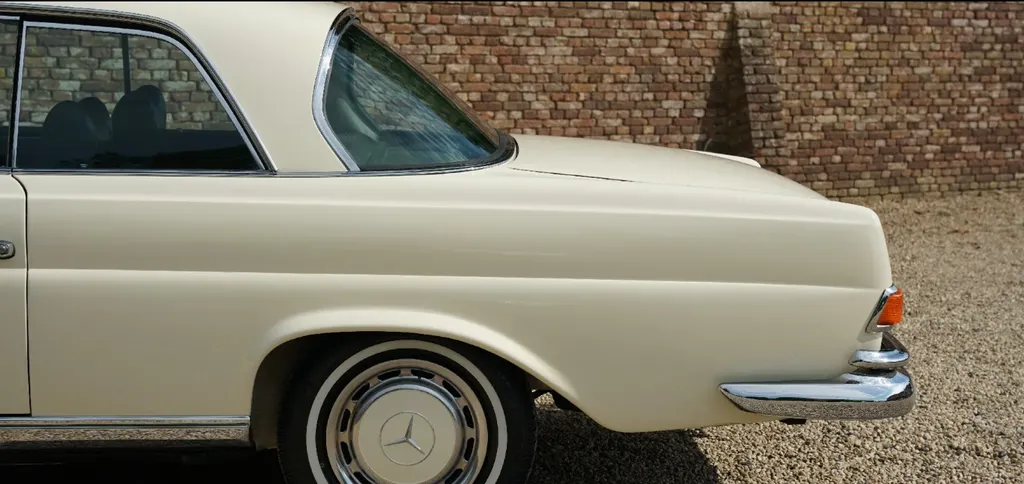 Mercedes benz 280 2umi7o32ucawb0nnqzmjc