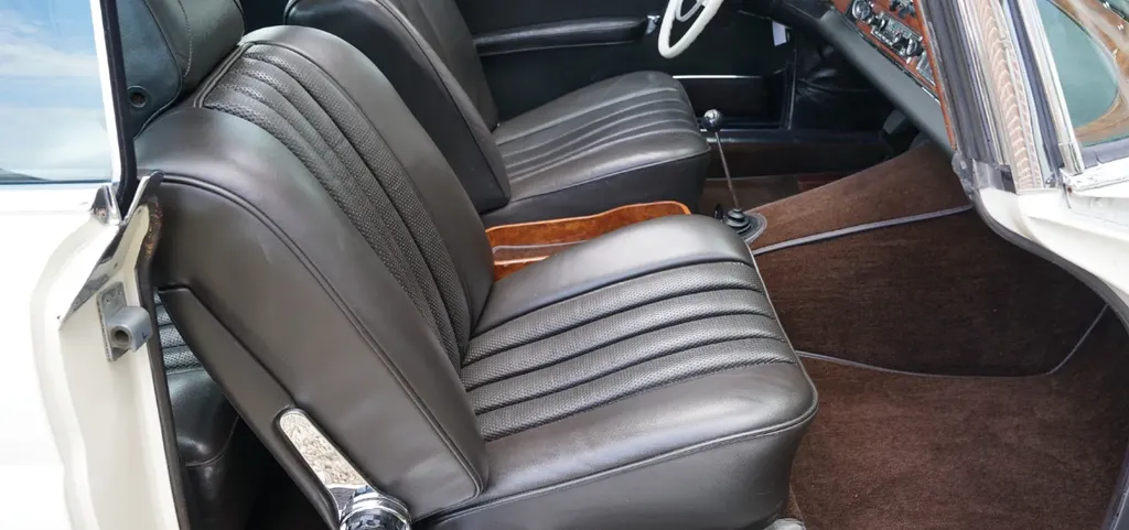 Mercedes benz 280 jbtgqc8qoujuqu7diboad