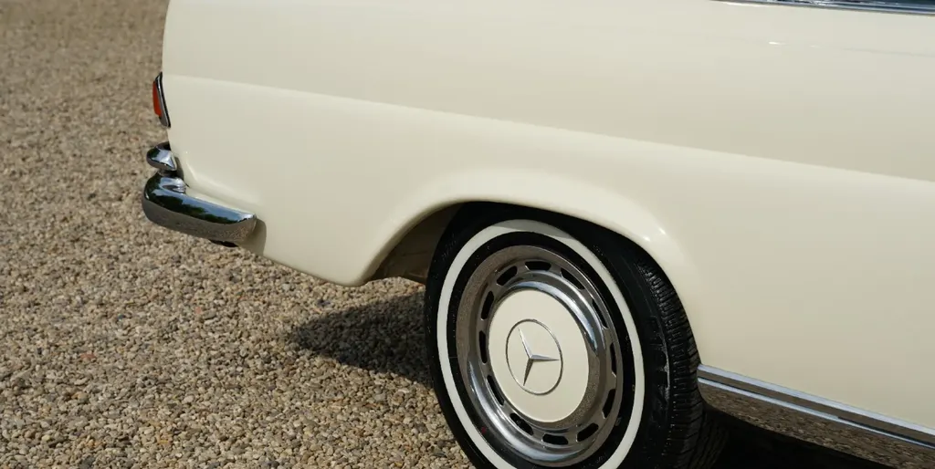 Mercedes benz 280 np4dj  62abvlhzgy8jzg