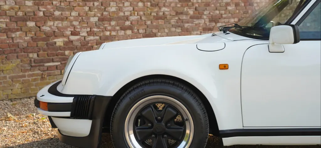 Porsche 911 3.3 turbo 6wv9xlmwxjz2lwhdh8df 