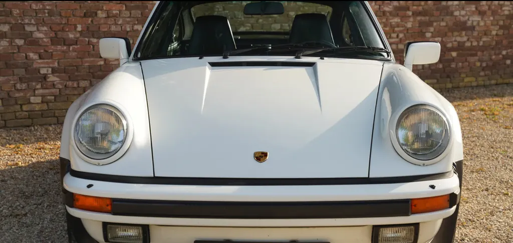 Porsche 911 3.3 turbo gvegvwgyntg6wzo8ejk8w