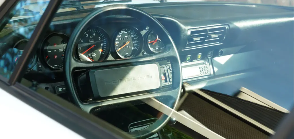 Porsche 911 3.3 turbo wspjkoqo3skxjhlf nswj