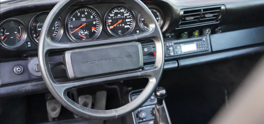 Porsche 911 3.3 turbo zjy6ho0vwa8n6mt9e zjp