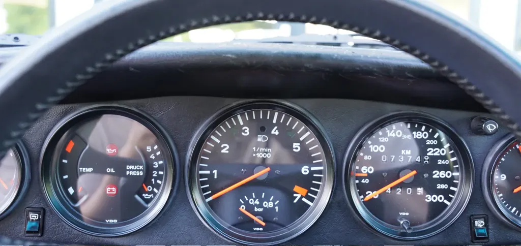 Porsche 911 3.3 turbo q3ytkps0jcl6pabm10vt 