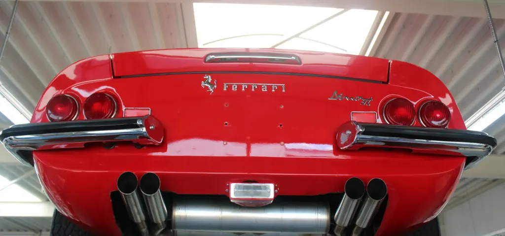 Ferrari 246 rdt6lwwyblod0qncuj0cb
