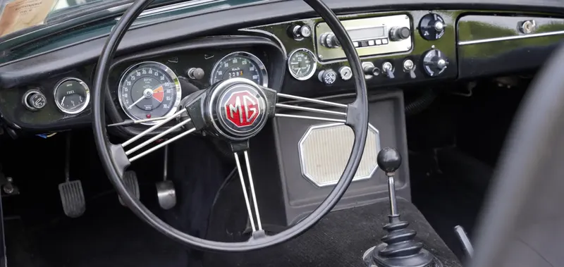 Mgb roadster mk2 d0tvd5349nf7kshf7xbxv