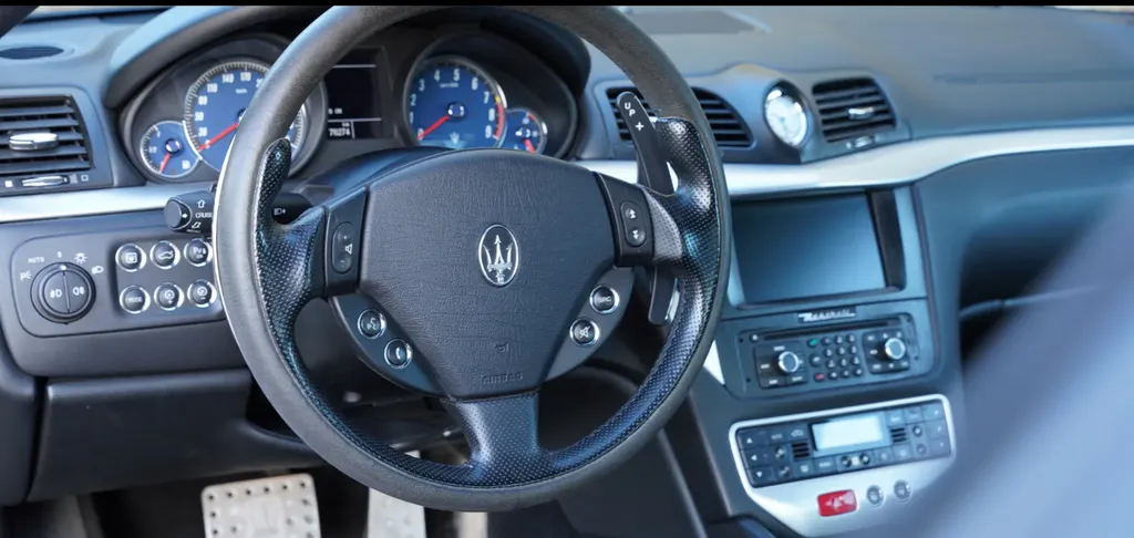 Maserati granturismo nki3qgtracwt3l7jy9r4u