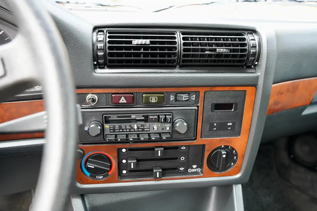 Bmw 323i a vim7nesjxjdai3z8rly