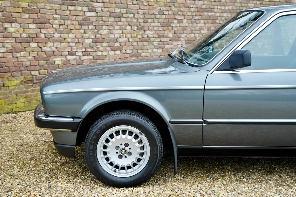 Bmw 323i b9oll vthoc0bvmo8lezd