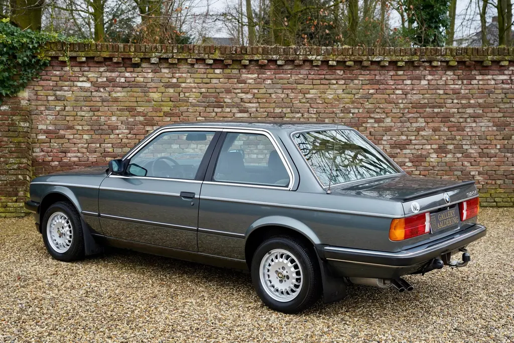 Bmw 323i nssqr bxcjkfj7cwmvztr