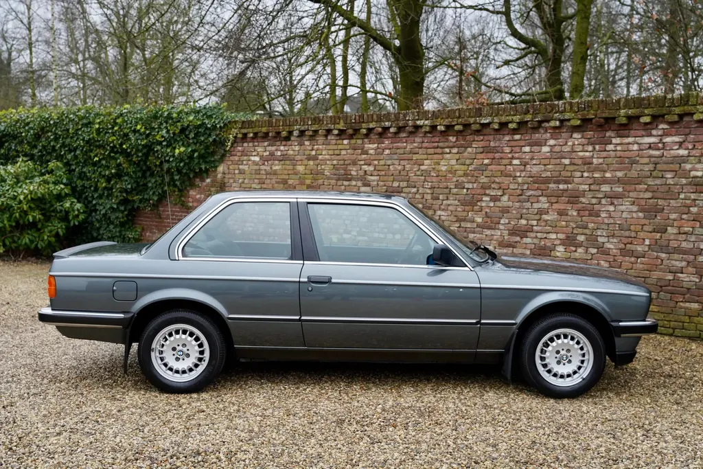 Bmw 323i pnwdpmxfa6gcc98tq8ljd