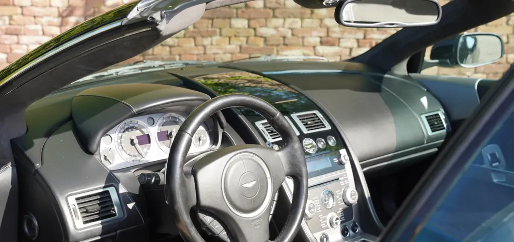Aston martin db9 x3bevgdclfreovolkopyh
