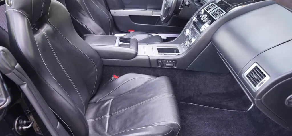 Aston martin db9 yee1djvtcvnjwrijdzehz