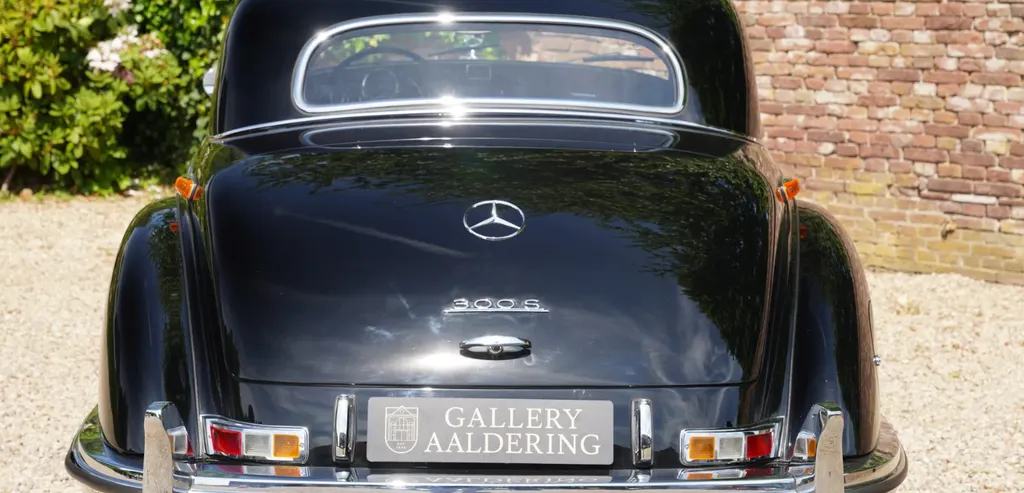 Mercedes benz  300s 39bwpixbcdypkxukmsooe