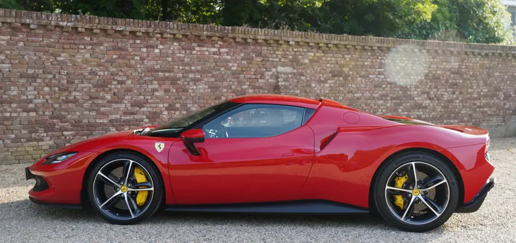 Ferrari 296 6chi1hnvgq ylw2 qbtv 