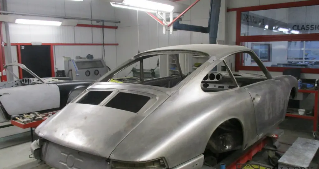 Porsche 911  0jm35f1amvx9m bd33  