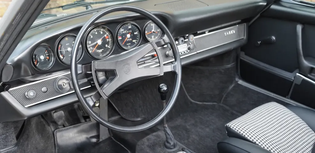 Porsche 911  0vg1fbaczgczkq0idrp1g