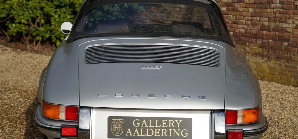 Porsche 911  e alcb3dbhw2oafbhjn s