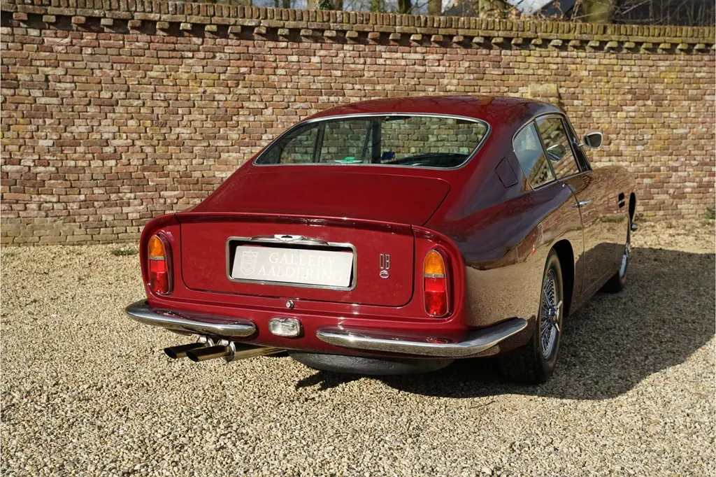 Aston martin db6 1zbyr1aiptubkv4mpvmds