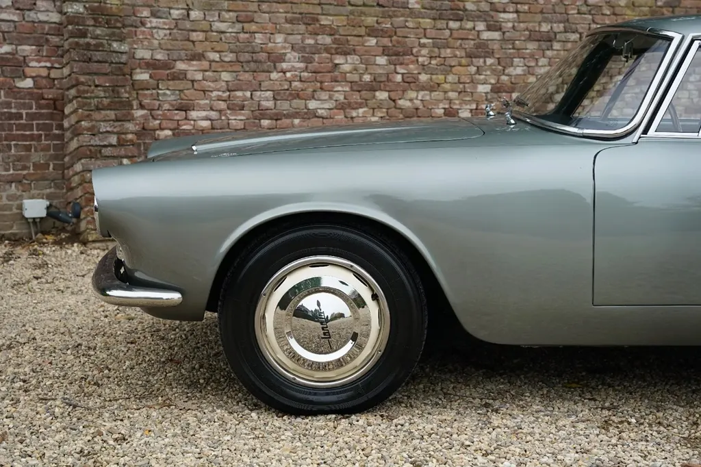 Lancia flaminia tu7hnqxecoiugykycmrrl