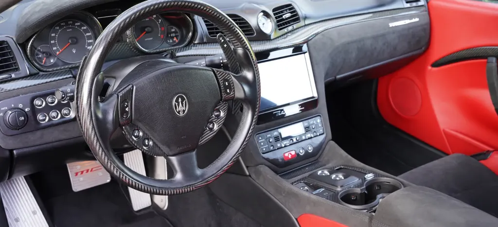 Maserati granturismo n8lwuwzbqeg1sdqfpzr1j