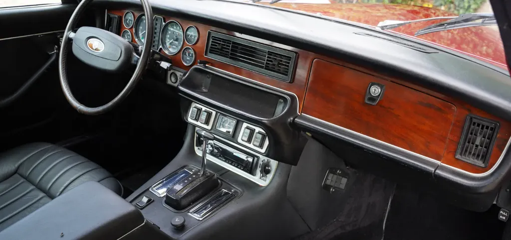 Jaguar xj6 a6bs0ucktdrd  b3d3tkk