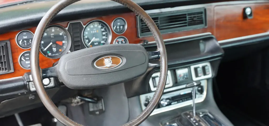 Jaguar xj6 ev1053hqek0uso92fjn1w