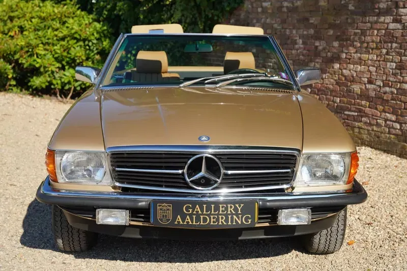 Mercedes benz 380 lodgalghqmitcw49nsun6