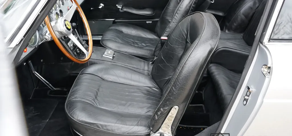 Ferrari 250 gte series 3  3tckh5rnbb5ld3y1brz7v