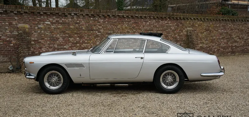 Ferrari 250 gte series 3  jhwbxgjnkoxijzbcamydb