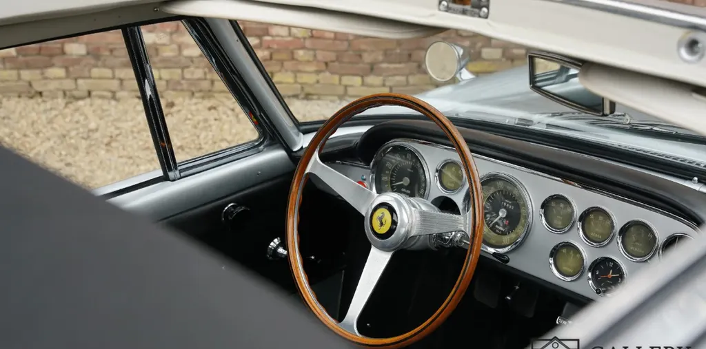 Ferrari 250 gte series 3  sb1bvrijwicelqbwa53dm