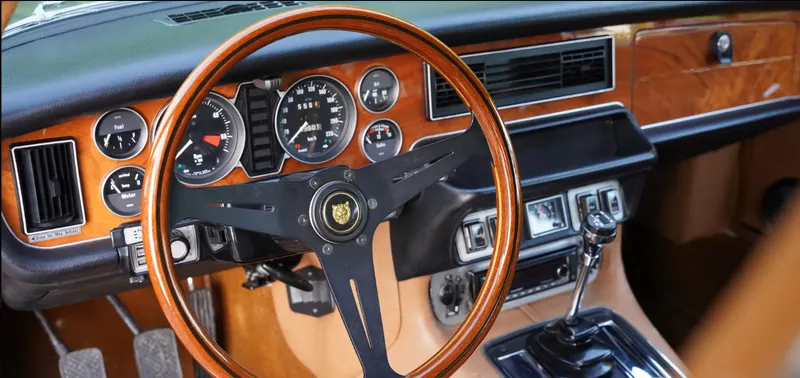 Jaguar xj6 l jhizjrqhpe2ruaqehtctn
