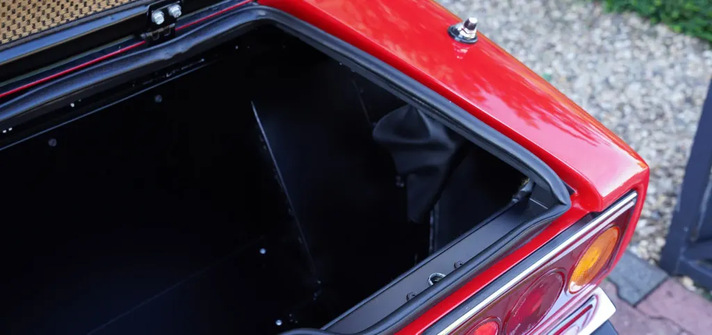 Ferrari 308 jzpg0ykg  qzllyhkxd8z