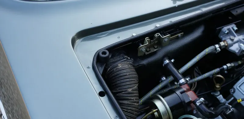 Aston martin v8 vantage reh7tibxenu30czthw7ed