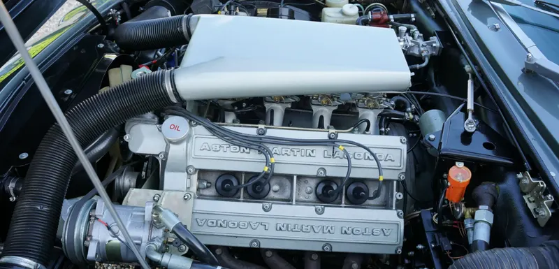 Aston martin v8 vantage vnmrw6znayvvx1scf9bhb