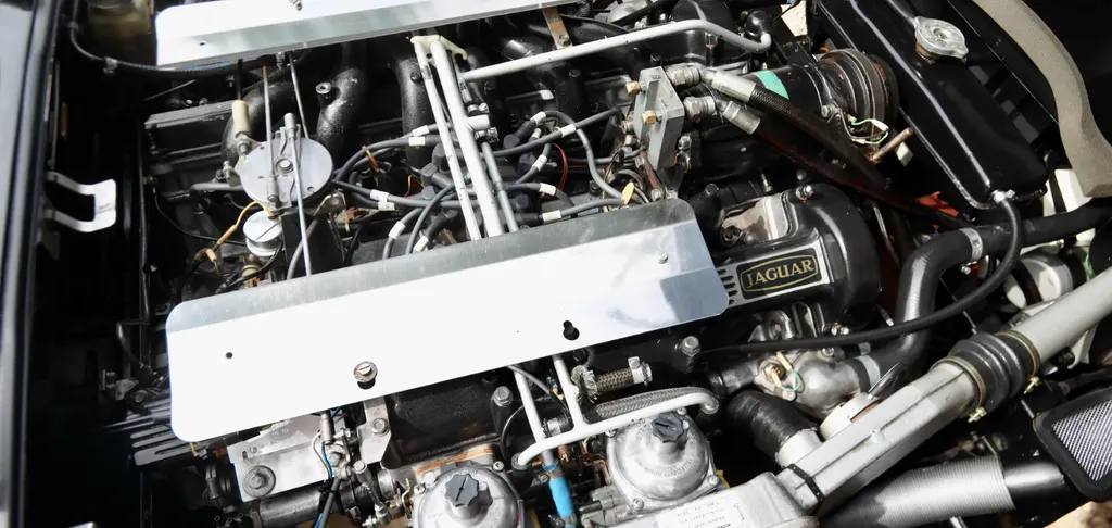 Jaguar v12 roadster kyv9v nztdqbhojpnath 