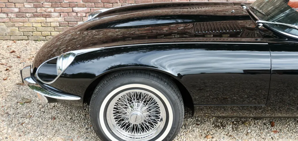Jaguar v12 roadster onakg2hwhxvqo12ct be7