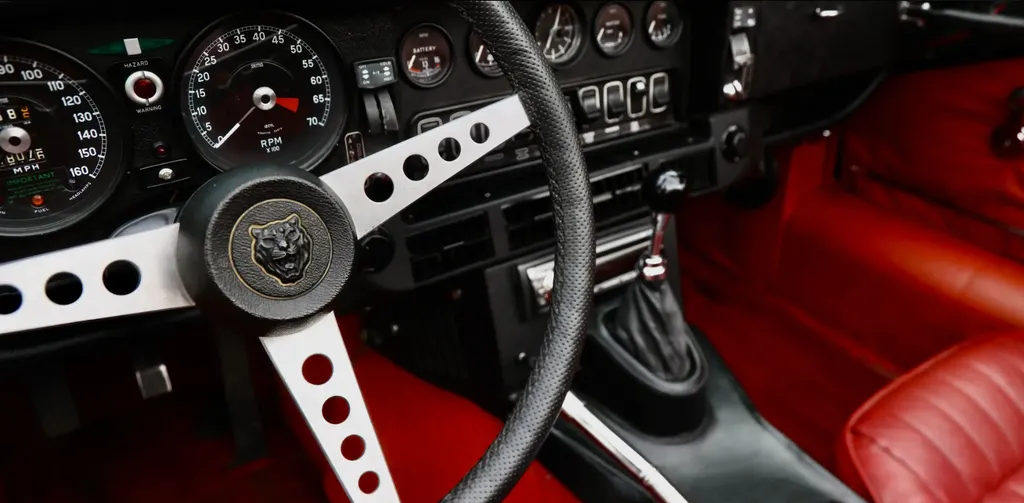 Jaguar v12 roadster uese kvmi qcunmaex5dm