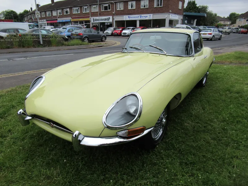 Jaguar e type uo3eezl3esb4ip 4alakq