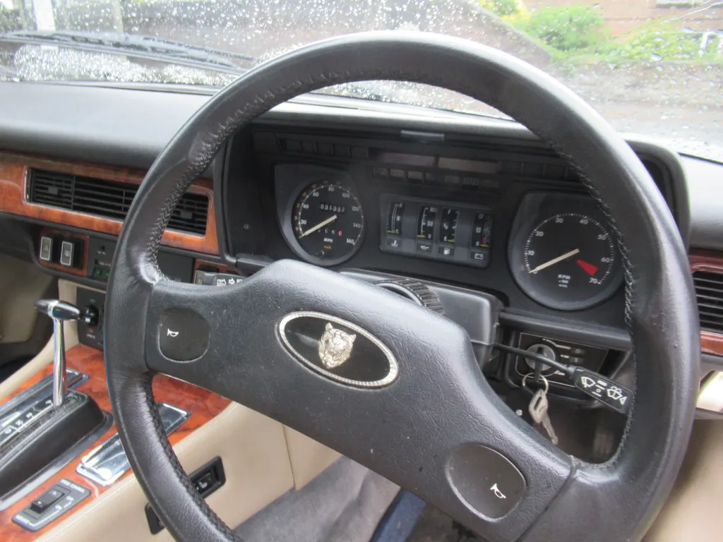 Jaguar xjs g3y6r1i7c 4cpq8n9vrml