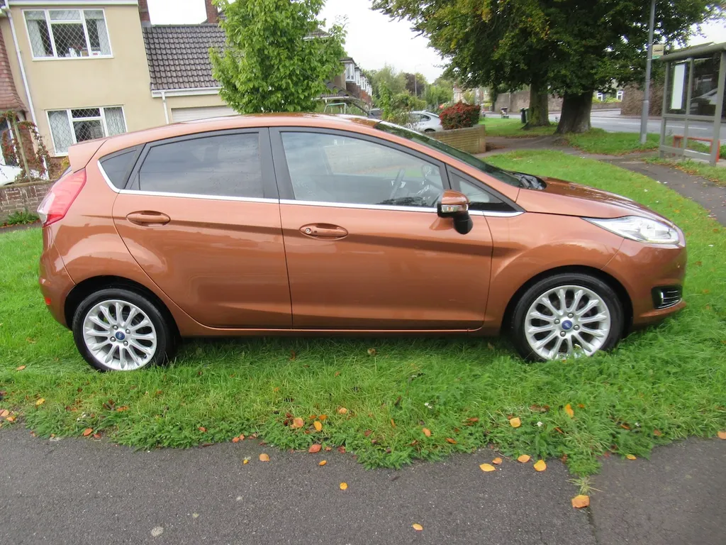 Ford fiesta neliqdhxbhqkkzhhjxtiz