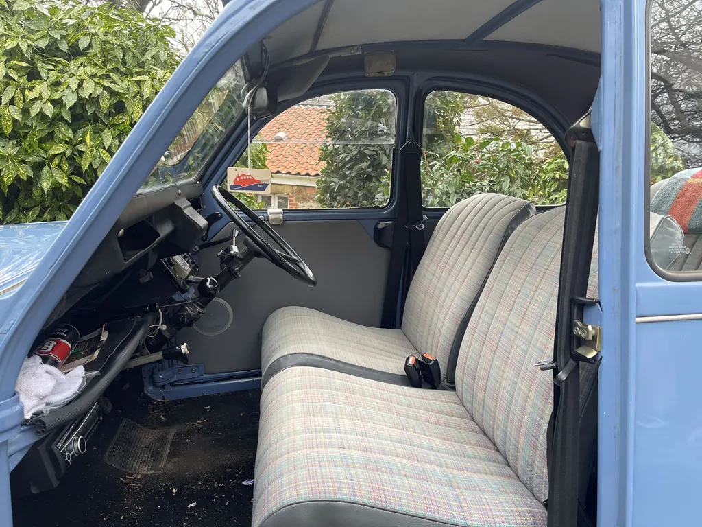 Citroen 2cv6 il48nr90xiiutiejzwyiw