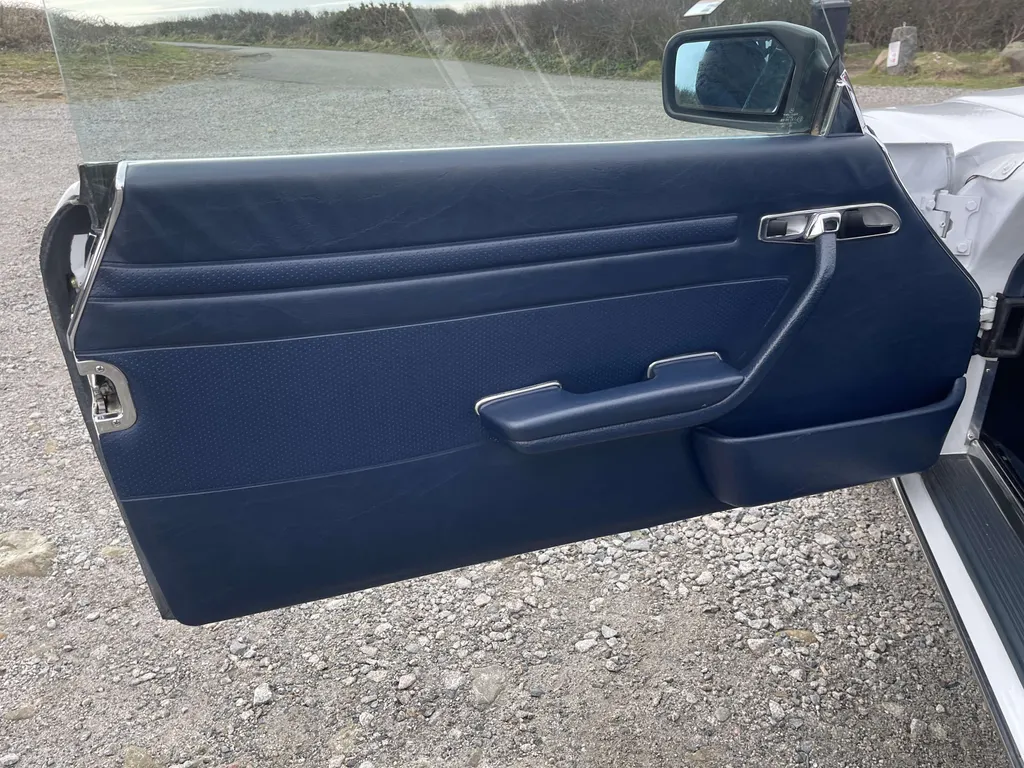 Mercedes benz sl series  o8j2qym v bviuyeiq9n